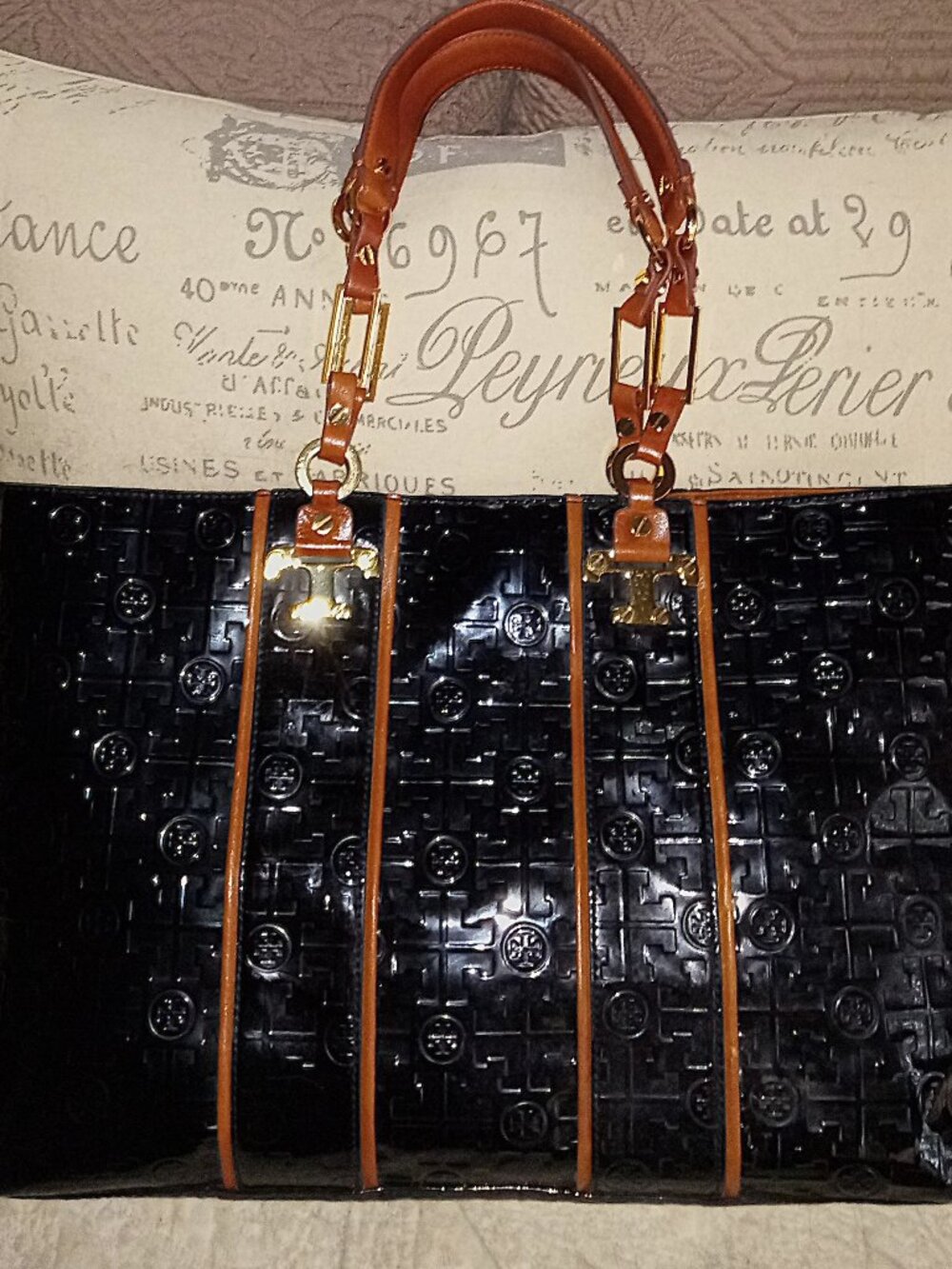 Tory Burch Nico Lux T Large Brn/Blk Patent Leather Tote
